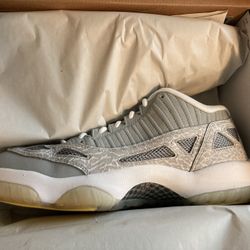 Air Jordan 11 Low Zest 10 