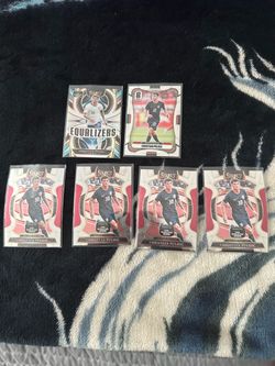 Christian Pulisic Prizm World Cup Select road to World Cup FIFA soccer cards