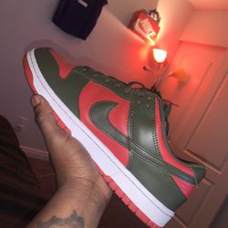 Nike Dunk Olive Green & Red 