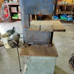 Bandsaw. Craftsman. Vintage