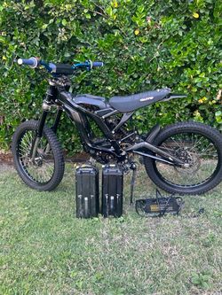 2022 surron with Batteries and Charger