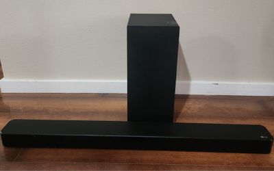 LG Soundbar + Subwoofer
