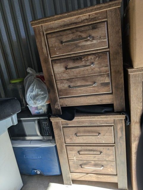 Set Of Dresser's