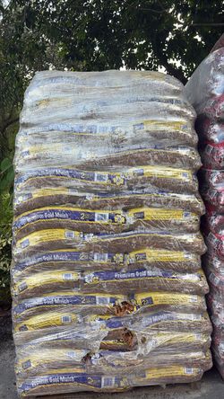 Premium Gold Mulch - Pallet