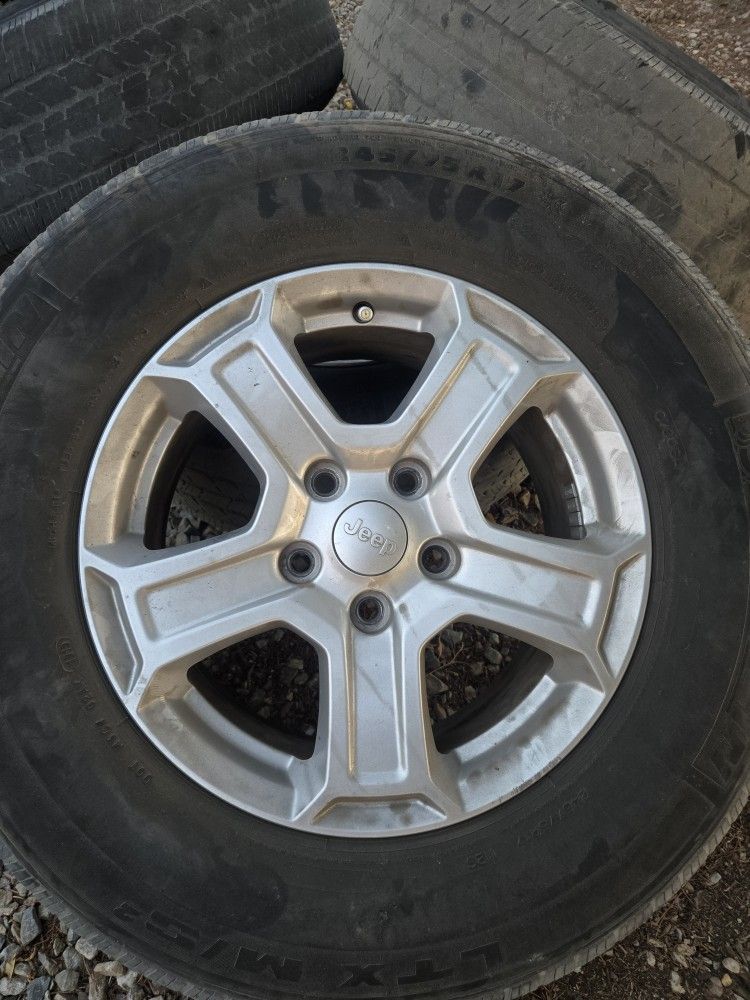 4 Rims "17 Jeep