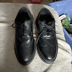 Women's Oxford Style Shoe Size 6 And 1/2 D