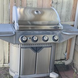 Stok 4 Burner Gas Grill