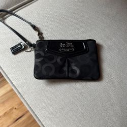 Coach Wristlet Authentic 