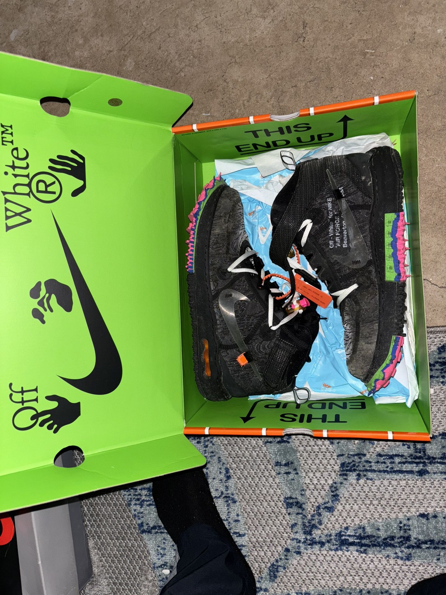 Off White