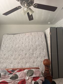 King size bed top mattress n bottom mattress