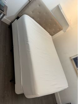 Queen Sized Bed Set