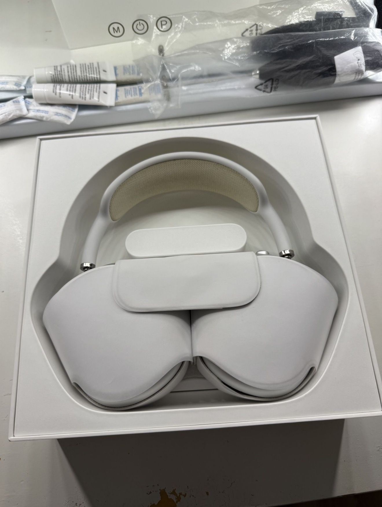 Airpods max (1st Gen)