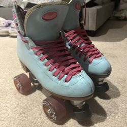 MOXI Rollerskates Size 6