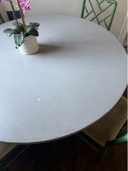 Scarborough 60 inch round table
