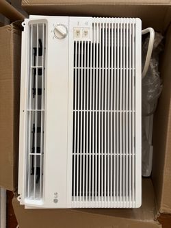 LG 5,000 BTU Window Air Conditioner (like new)