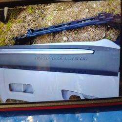 20/20 To 2022 Ford Explorer Right Hand Front Door Lower Molding