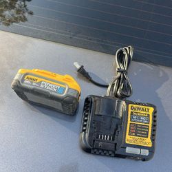 Dewalt 20v Bateria 5.0ah Power stack Y Cargador 20v 4amp$80 Firme Precio 