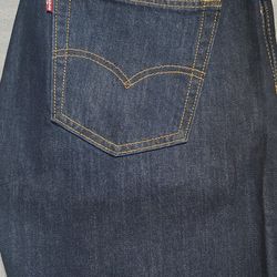 Levi's Jeans and sweater