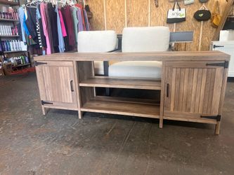 New tv stand hold up to 70inch
