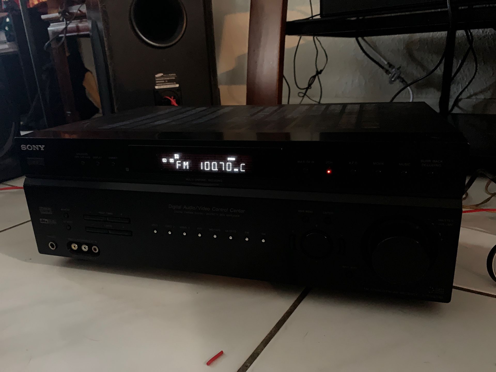 Stereo receiver with 4 speakers