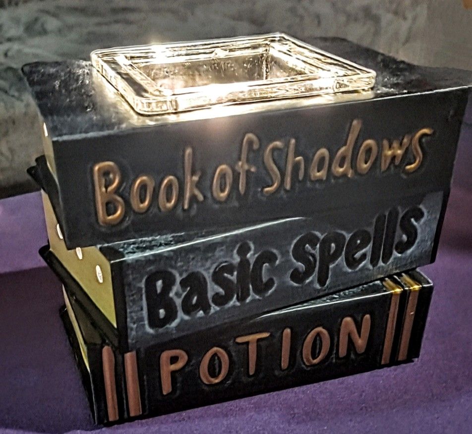 Scentsy "Books" Wax Warmer