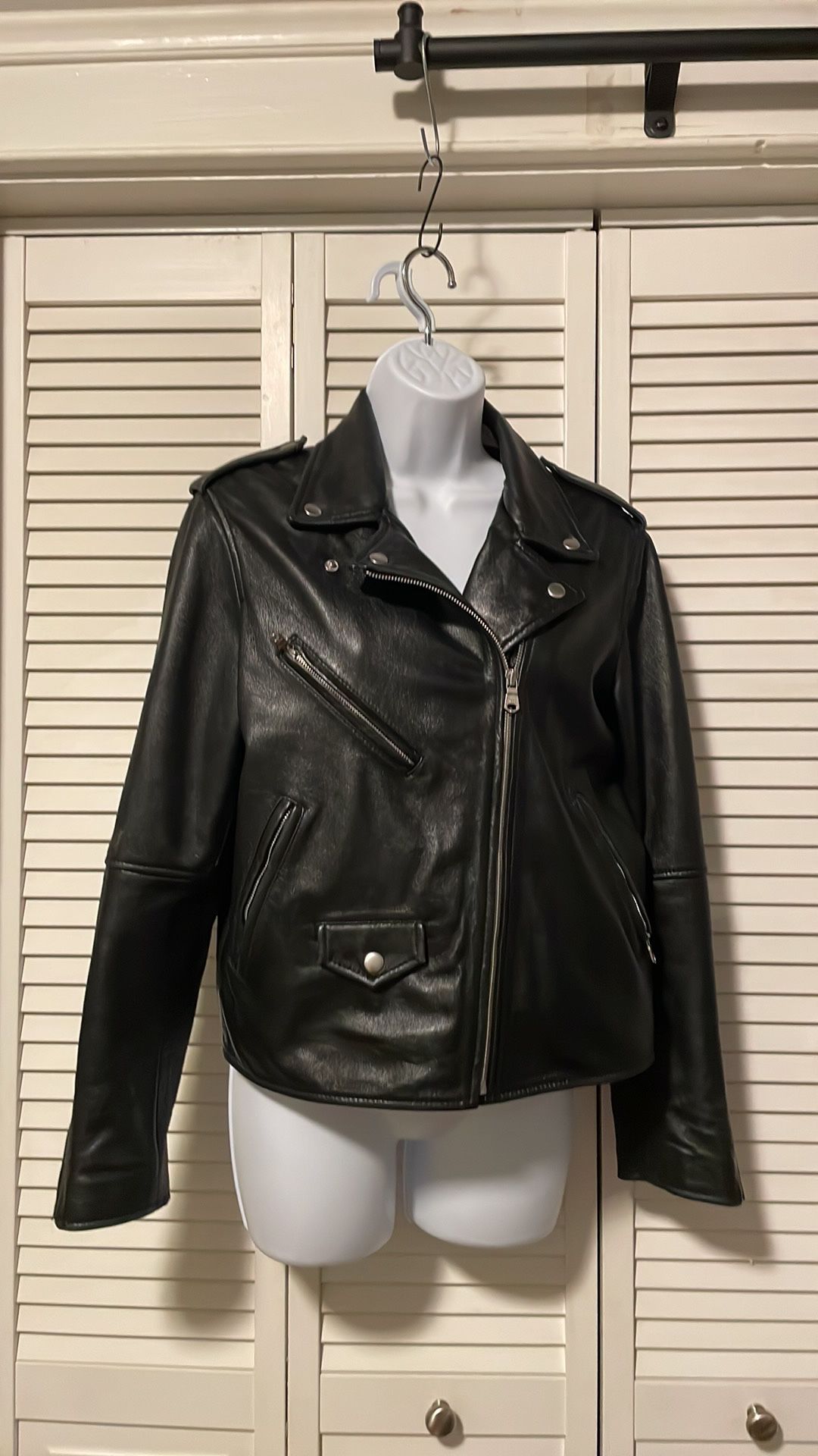 Levi’s Woman Leather Jacket Medium 