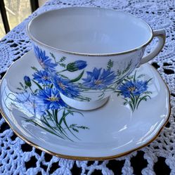 Pair Of Royal Vale Bone China Teacup & Saucer Sets Made In Enland