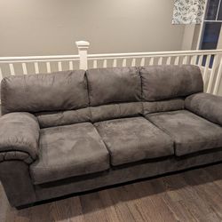 Grey Couch in very good conditions