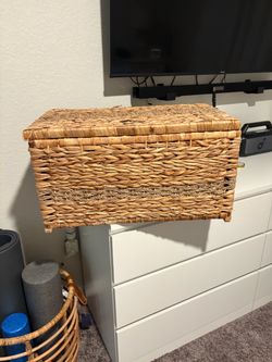 Storage box