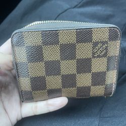 Authentic Louis Vuitton Zip wallet