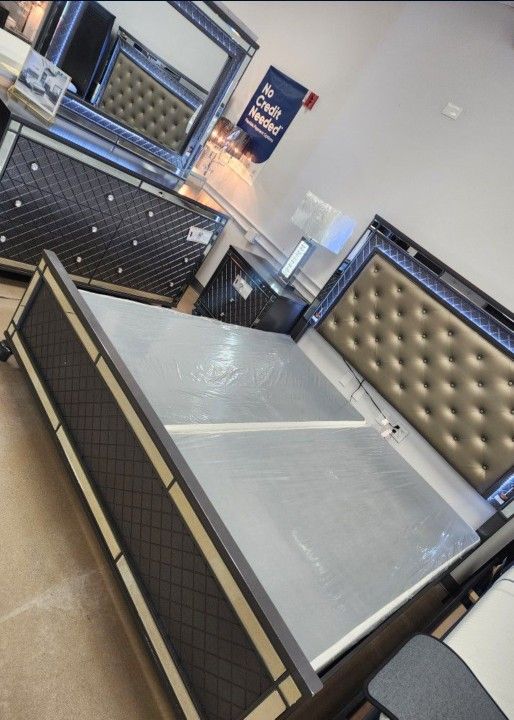 King Bedroom Set 4pc Free Delivery Home & Garden