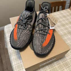 Yeezy 350 V2 Carbon Beluga Size 13.5