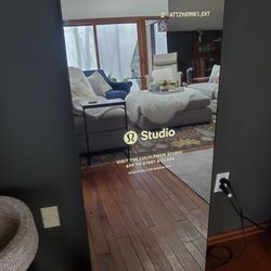 The Mirror by Lululemon Exercise Workout SMART HOME GYM
