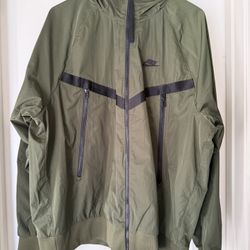 Nike Men's Woven Windrunner Hooded Jacket DA7354-326 Olive/Black Large NWT