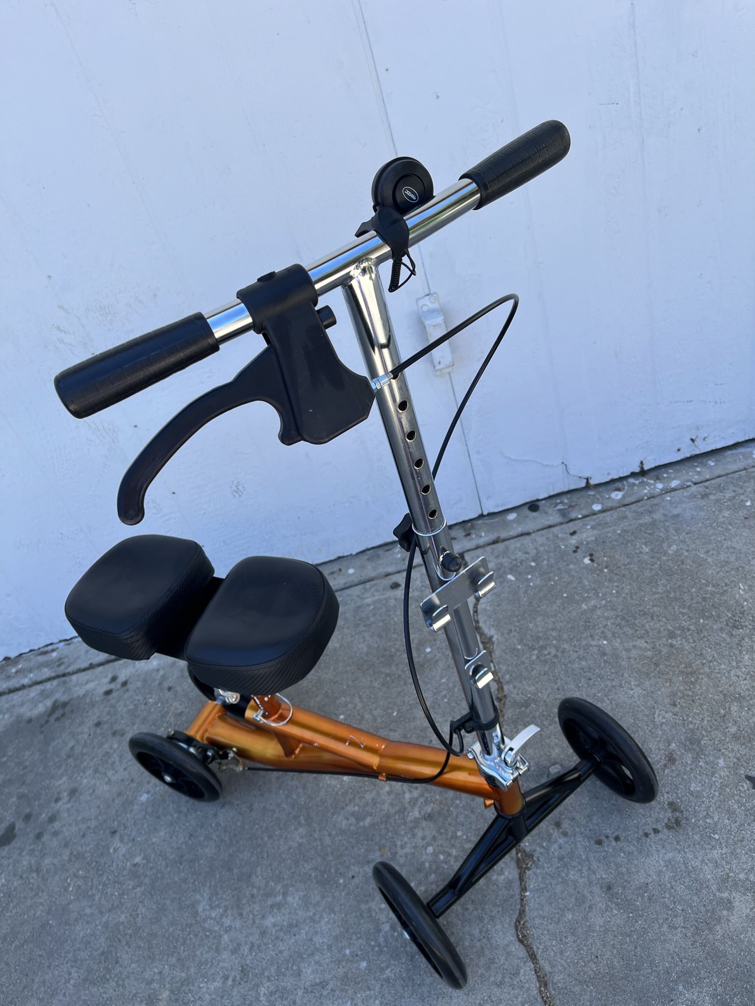 Knee Walker 