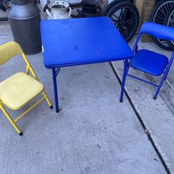 Kids Table N Chairs 