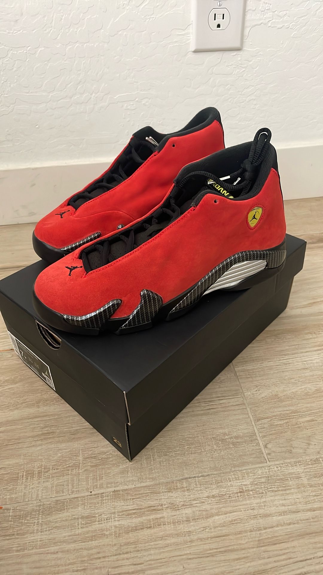 Air Jordan 14 Ferrari