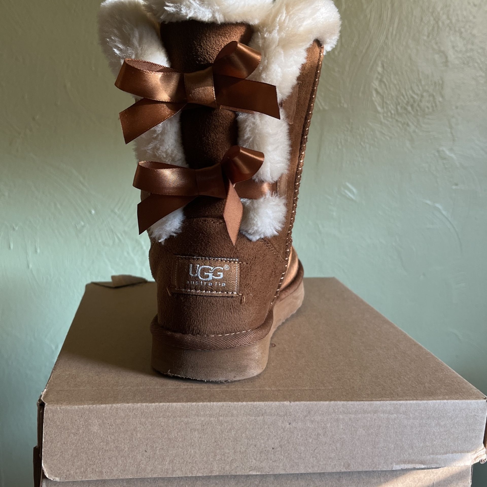 UGG Women Boots