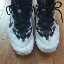 Nike Shoes Boys Size 5.5