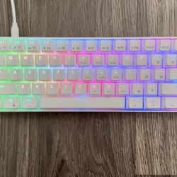 Royal kludge 61 Keyboard (White) With RGB!