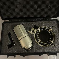 Mxl 990 Microphone with suspension arm