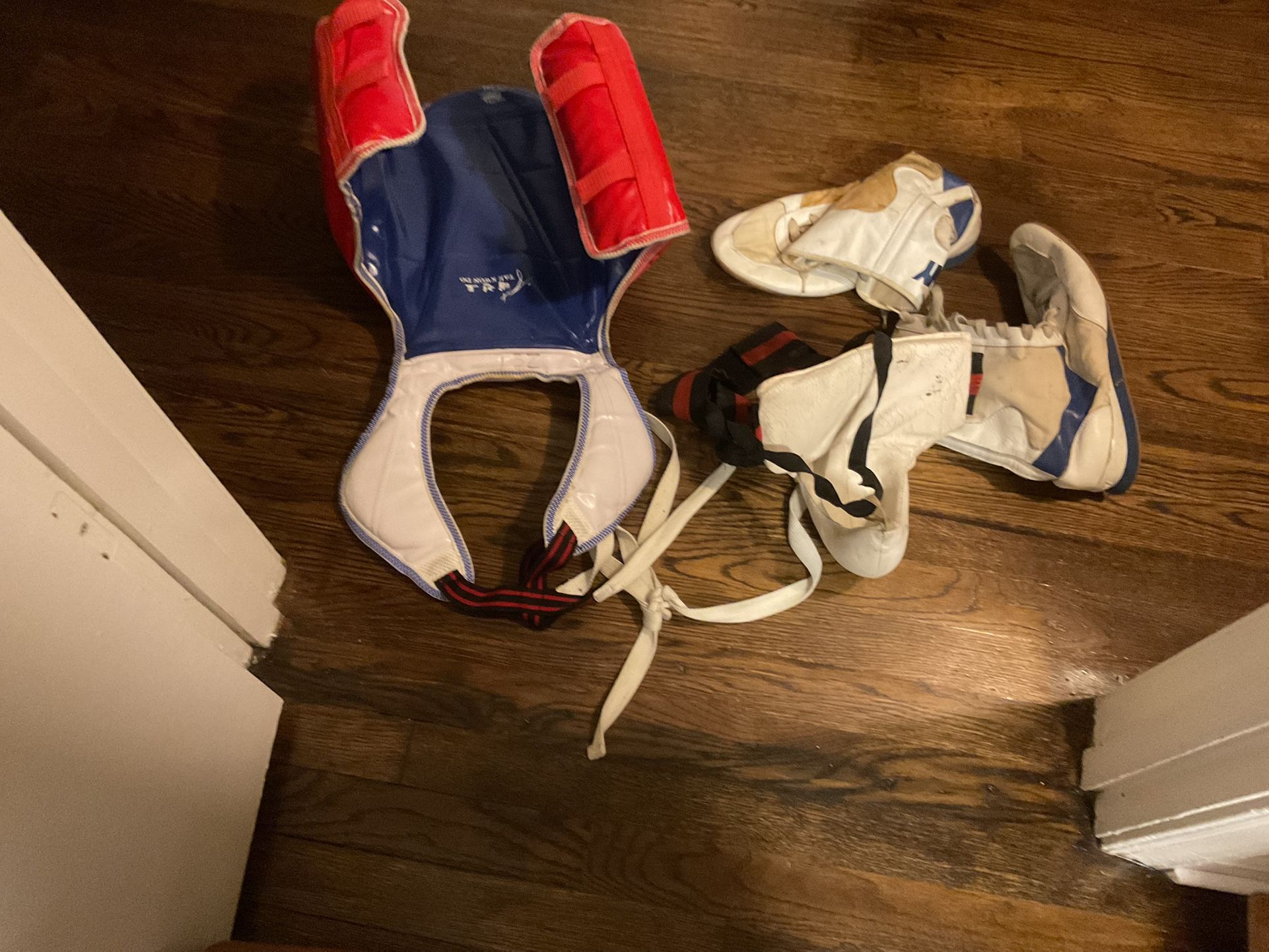 This A Good Set For Boxing, The Shoes Are 11 And 1/2 Great Set (NO SHIPPING)