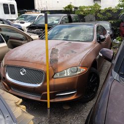 2010 Jaguar XJ , Auto, Glass roof ,rear wheel drive, Scrapping  Parting Out - (Lots Of Good Parts)  