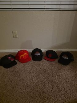 Read listing - New hats unused
