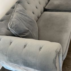 Couch Like New NEED GONE ASAP $55.00