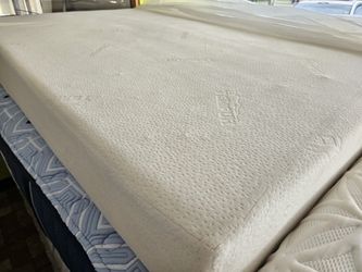 Colchon y base tamaño king marca Tempur Pidec