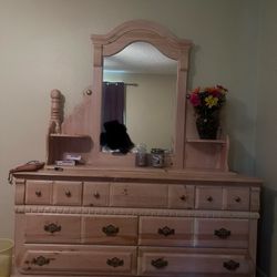 Solid Pine Dresser with Mirror – Rustic Style