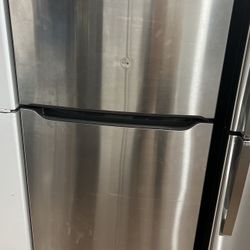 Selling Refrigerator Frigidaire 30” Wide In Stainless Steel 