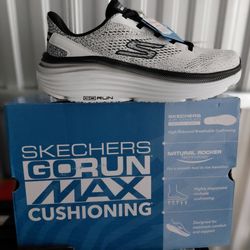 Skechers Go Run Max Cushioning Sneakers