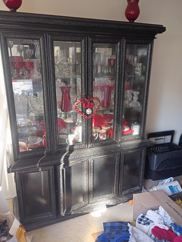 China Hutch In Great Condition